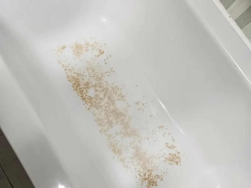 바닥 녹물 얼룩 코팅 복원 - 얼룩 근접 바닥 녹물 얼룩 코팅 복원 - 얼룩 근접
